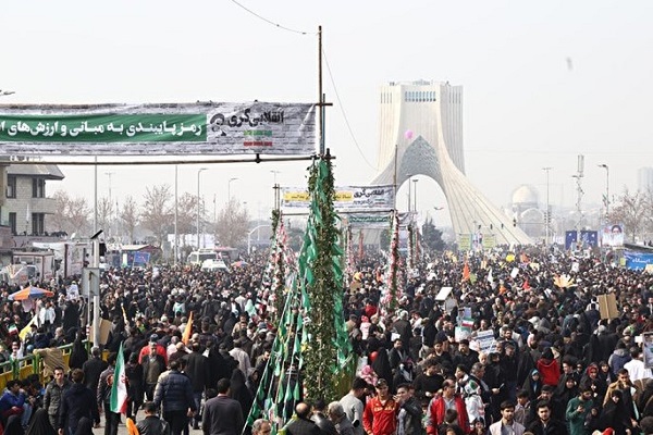 Gli iraniani festeggiano il 40 ° anniversario della Rivoluzione Islamica