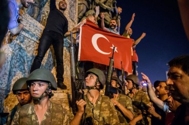 Türkiye'de Darbe Girişimi; Fetullah Gülen ve Amerikan İslamı