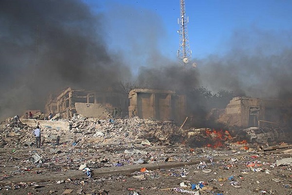 Somali'deki bombalı saldırıda ölü sayısı 300'ü aştı