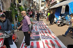 لگدمال کردن تصویر ترامپ و پرچم آمریکا در هند