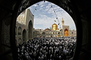 امام رضا(ع) چگونه در عید فطر جامعه را تکان داد