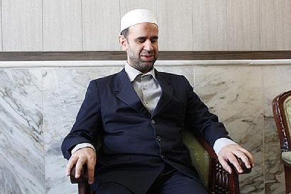 «ابوالفضل» نابینای حافظ قرآن برای خود آرزویی ندارد / مسئولان برای معیشت و رفع بیکاری نابینایان و ناشنوایان جدی‌تر باشند