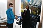 اهدای هنرکارت به بانوی هنرمند و فعال قرآنی دشتی