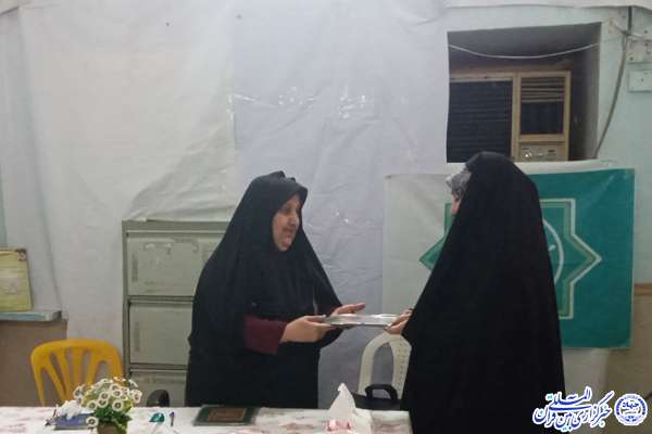 آیین تکریم از «مقام زن» در مؤسسه قرآنی طاهای بوشهر آیین تکریم از «مقام زن» در مؤسسه قرآنی طاهای بوشهر