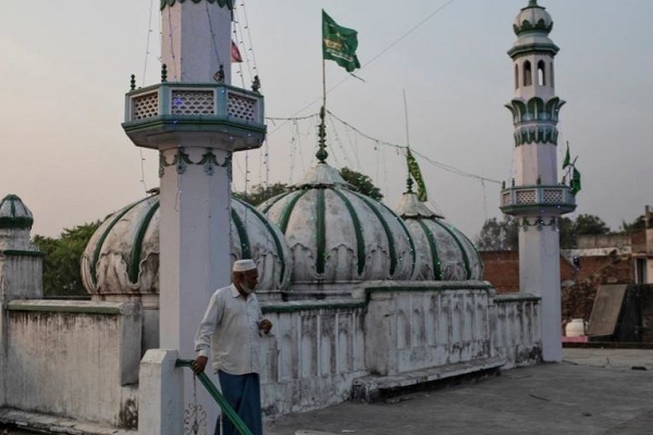 شکایت هندوها برای برگزاری مراسم دعا در یک مسجد