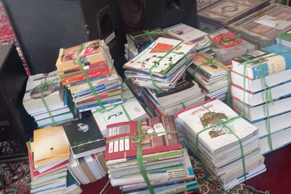 ۴۰۰ جلد کتاب جدید به روستای دوتویه کهریزک اهدا شد