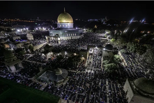 حمله نظامیان صهیونیست با گاز اشک‌آور به نمازگزاران در مسجد الاقصی + فیلم