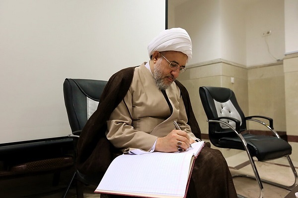 پوزه دشمنان اسلام را به خاک مالیدید