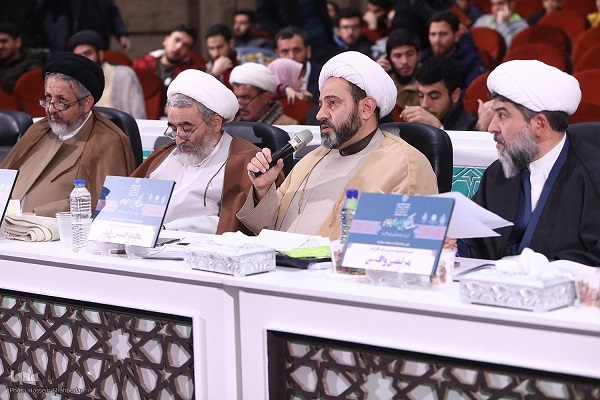 توسعه معارف قرآنی با نگاه به گفتمان انقلاب اسلامی