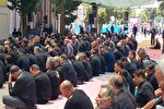 عکس | اقامه نماز ظهر عاشورا در ملایر