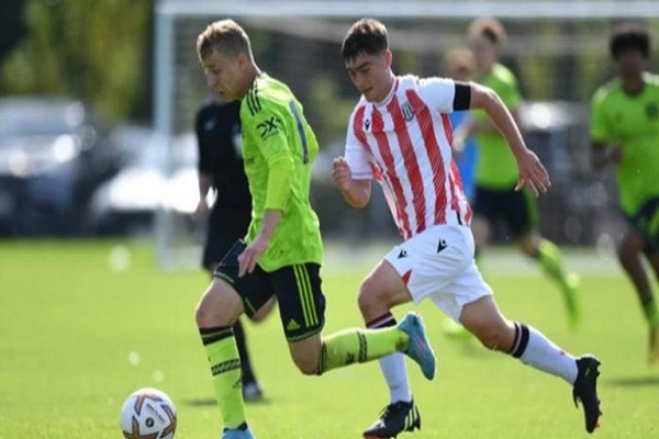 تلاوت قرآن بازیکن نوجوان منچستر یونایتد + فیلم