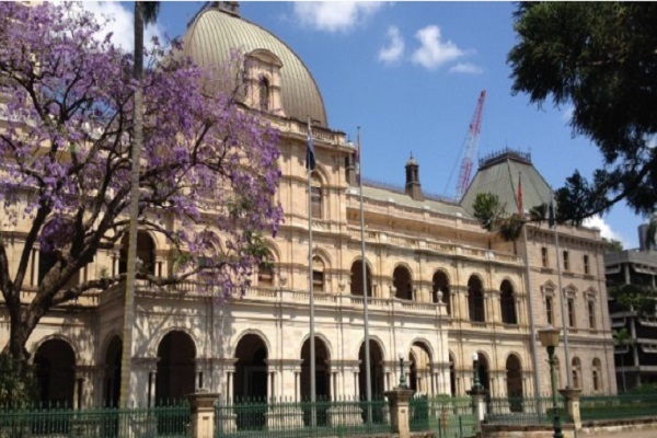 تاریخ‌سازی نخستین بانوی مسلمان راه‌یافته به پارلمان کوئینزلند