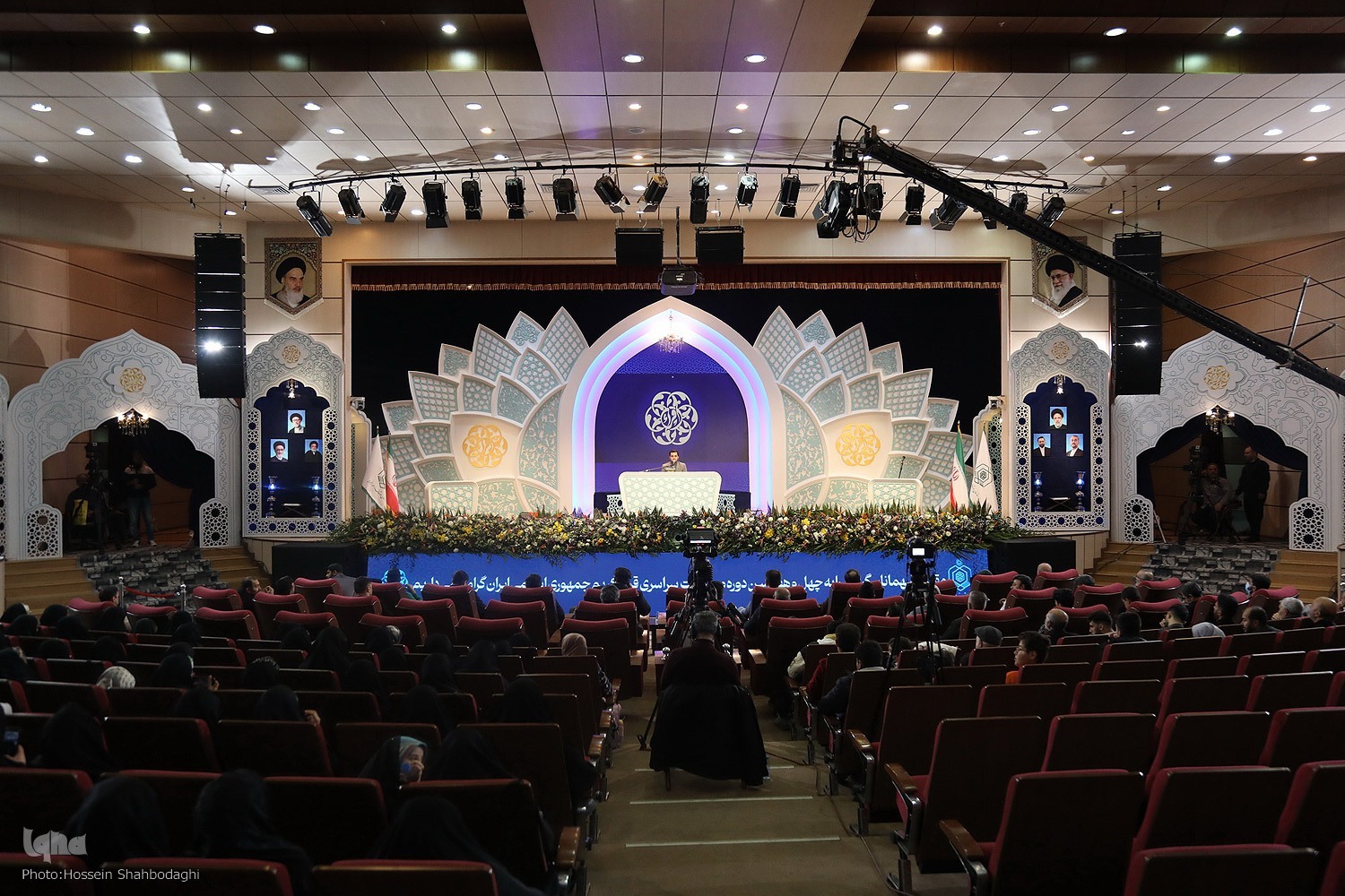 رقابت فشرده متسابقان رشته‌های آوایی در ششمین روز مسابقات قرآن