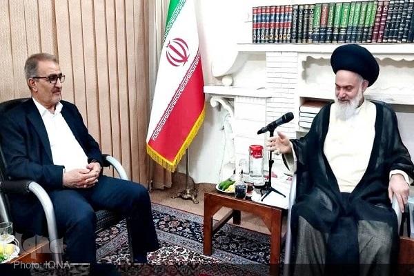 رضایت مردم در گرو حل معیشت آنان است