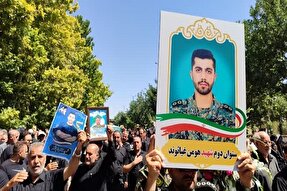 وداع جانسوز ملایری‌ها با پیکر شهید «هومن غیاثوند»