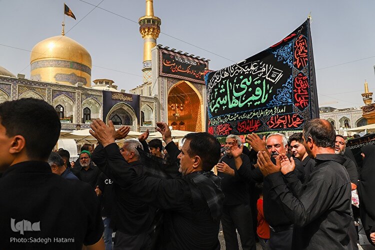 عزاداری شب شهادت امام رضا(ع) در مشهد