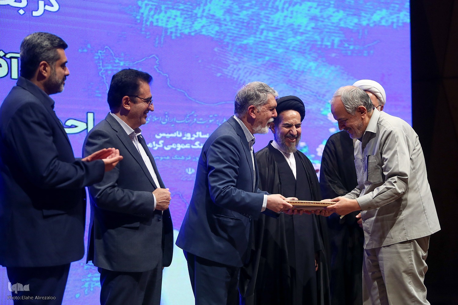 احمد مسجدجامعی و مرضیه وحیددستجردی خادمان نمونه فرهنگ عمومی شدند