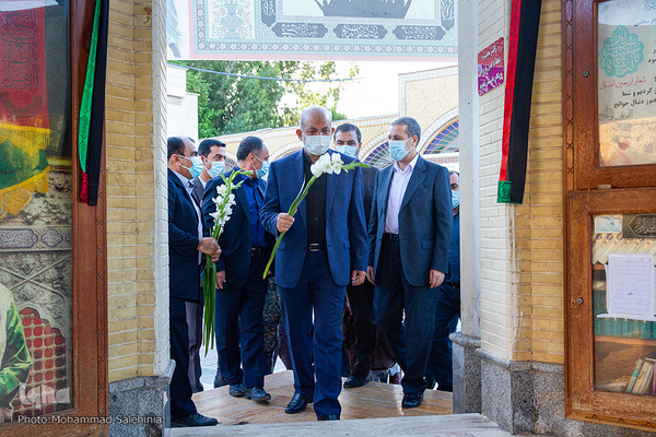 تجدید میثاق وزیر کشور با شهدای بوشهر