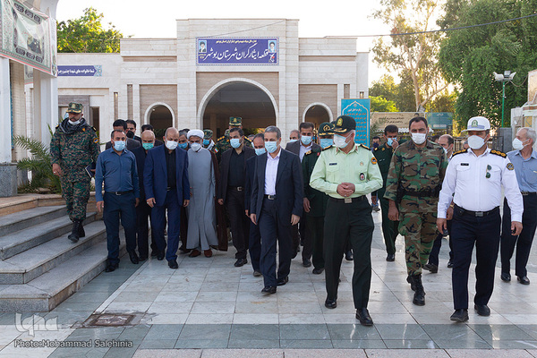 تجدید میثاق وزیر کشور با شهدای بوشهر