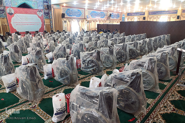 اهدای ۱۰۰ ویلچر به معلولان استان بوشهر