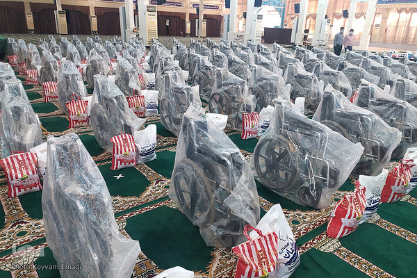 اهدای ۱۰۰ ویلچر به معلولان استان بوشهر