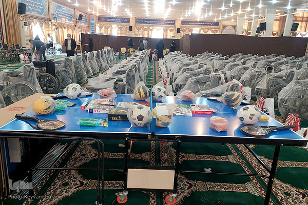 اهدای ۱۰۰ ویلچر به معلولان استان بوشهر