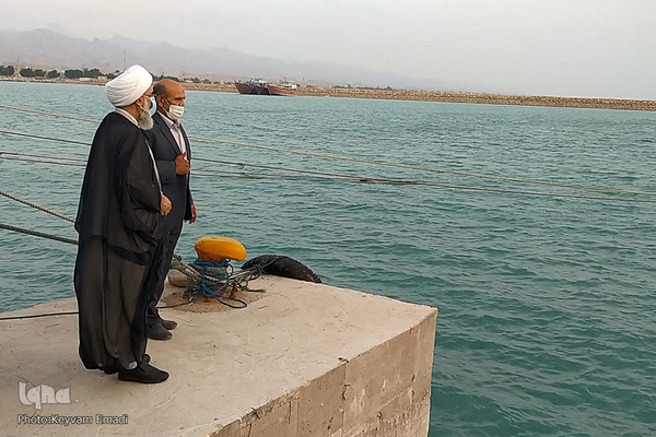 بازدید آیت الله صفایی بوشهری از روستای خورشهاب و بررسی مشکلات این روستا