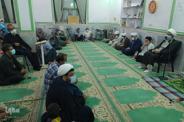 بازدید آیت الله صفایی بوشهری از روستای خورشهاب و بررسی مشکلات این روستا