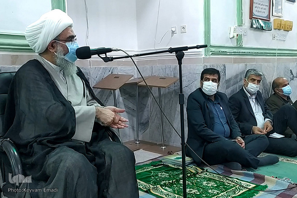 بازدید آیت الله صفایی بوشهری از روستای خورشهاب و بررسی مشکلات این روستا