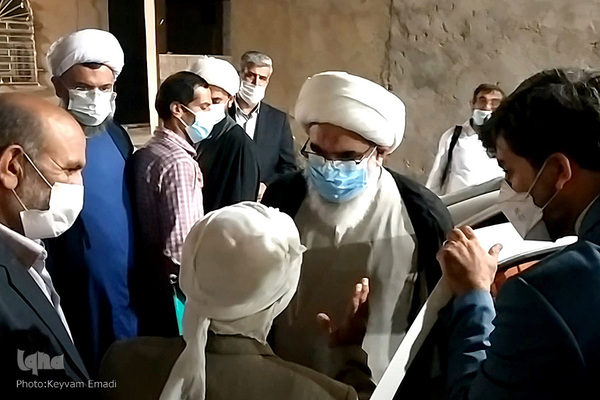 بازدید آیت الله صفایی بوشهری از روستای خورشهاب و بررسی مشکلات این روستا