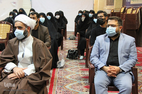 دیدار نماینده ولی فقیه در استان و امام جمعه بوشهر با جوانان و طلاب خواهر استان بوشهر