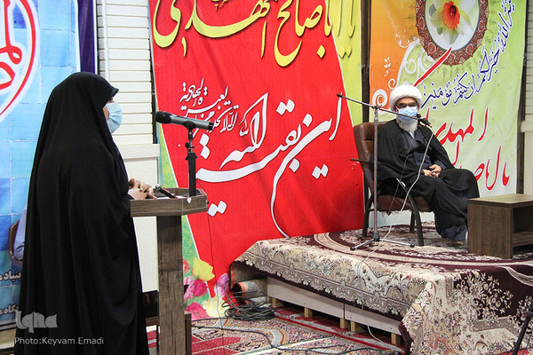 دیدار نماینده ولی فقیه در استان و امام جمعه بوشهر با جوانان و طلاب خواهر استان بوشهر