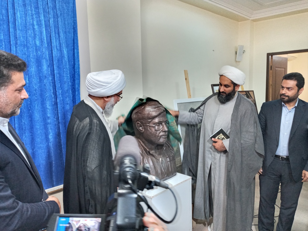 رونمایی از سردیس سید اهل قلم 