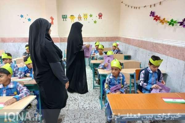 جشن شکوفه‌ها در مدارس روستای گورک بندر دلوار 