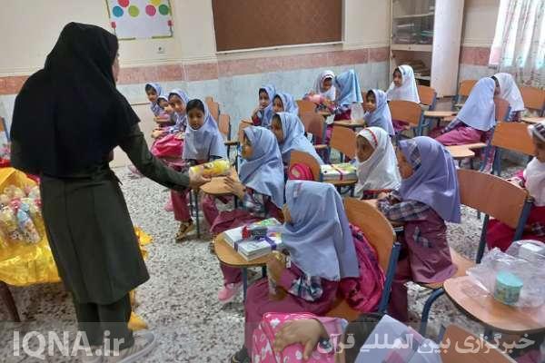 جشن شکوفه‌ها در مدارس روستای گورک بندر دلوار 