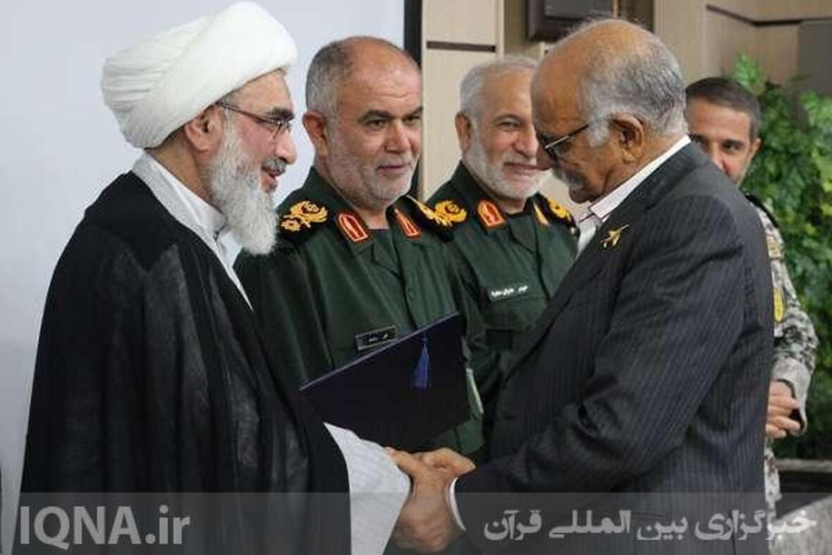 تجلیل از خانواده‌های عملیات «اولین پاسخ» نهاجا در بوشهر 