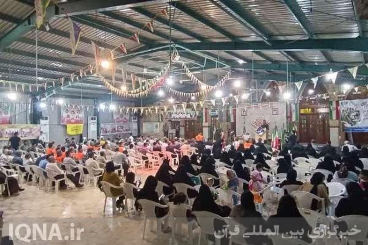 تجلیل از خانواده‌های حماسه‌آفرینان دفاع مقدس در مسجد توحید بوشهر