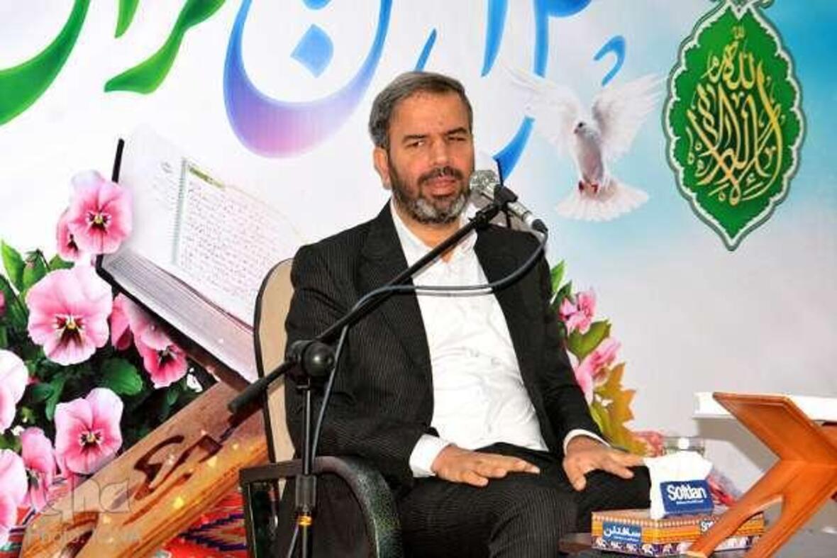 کرسی تلاوت قرآن در مسجد النبی(ص) مجتمع گاز پارس جنوبی استان بوشهر