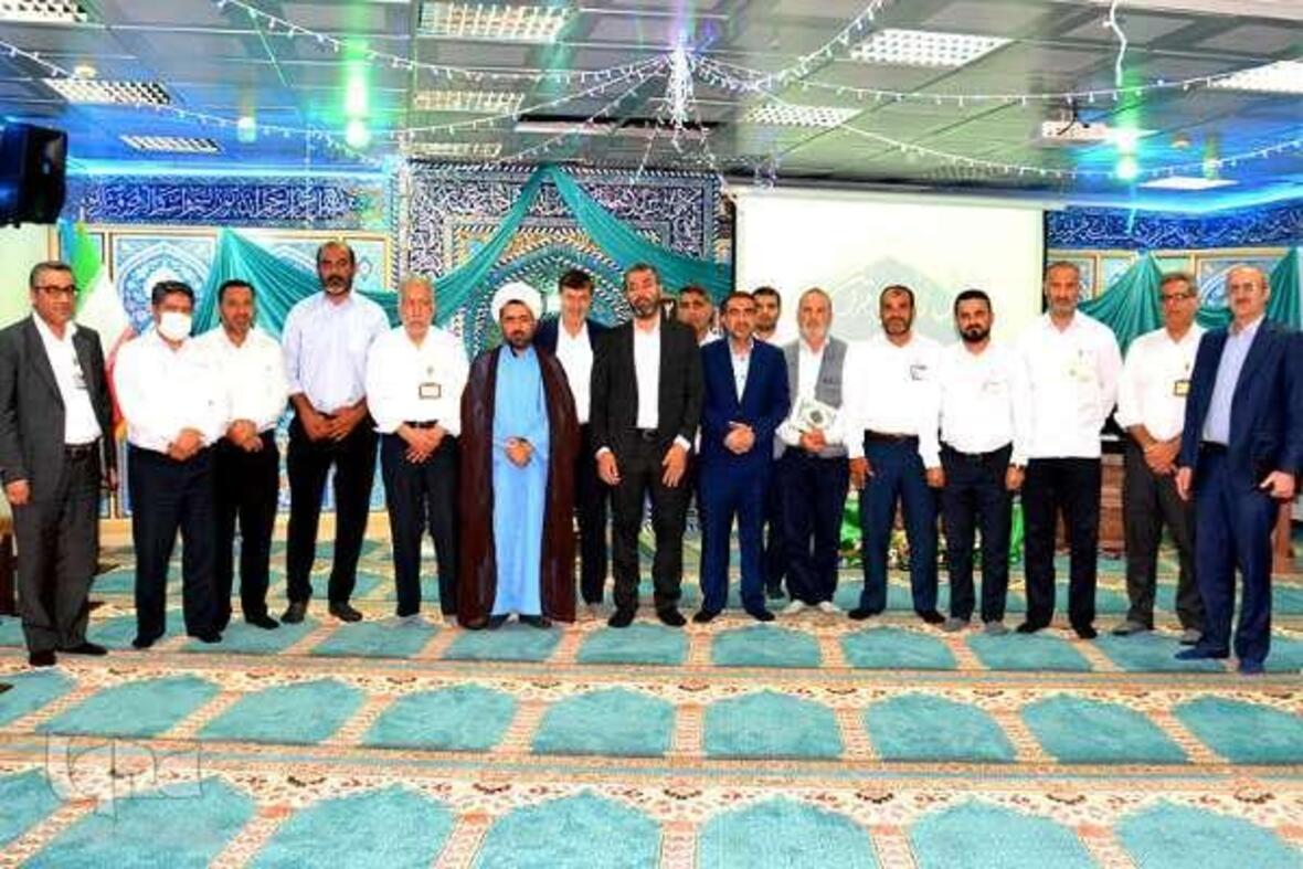 کرسی تلاوت قرآن در مسجد النبی(ص) مجتمع گاز پارس جنوبی استان بوشهر