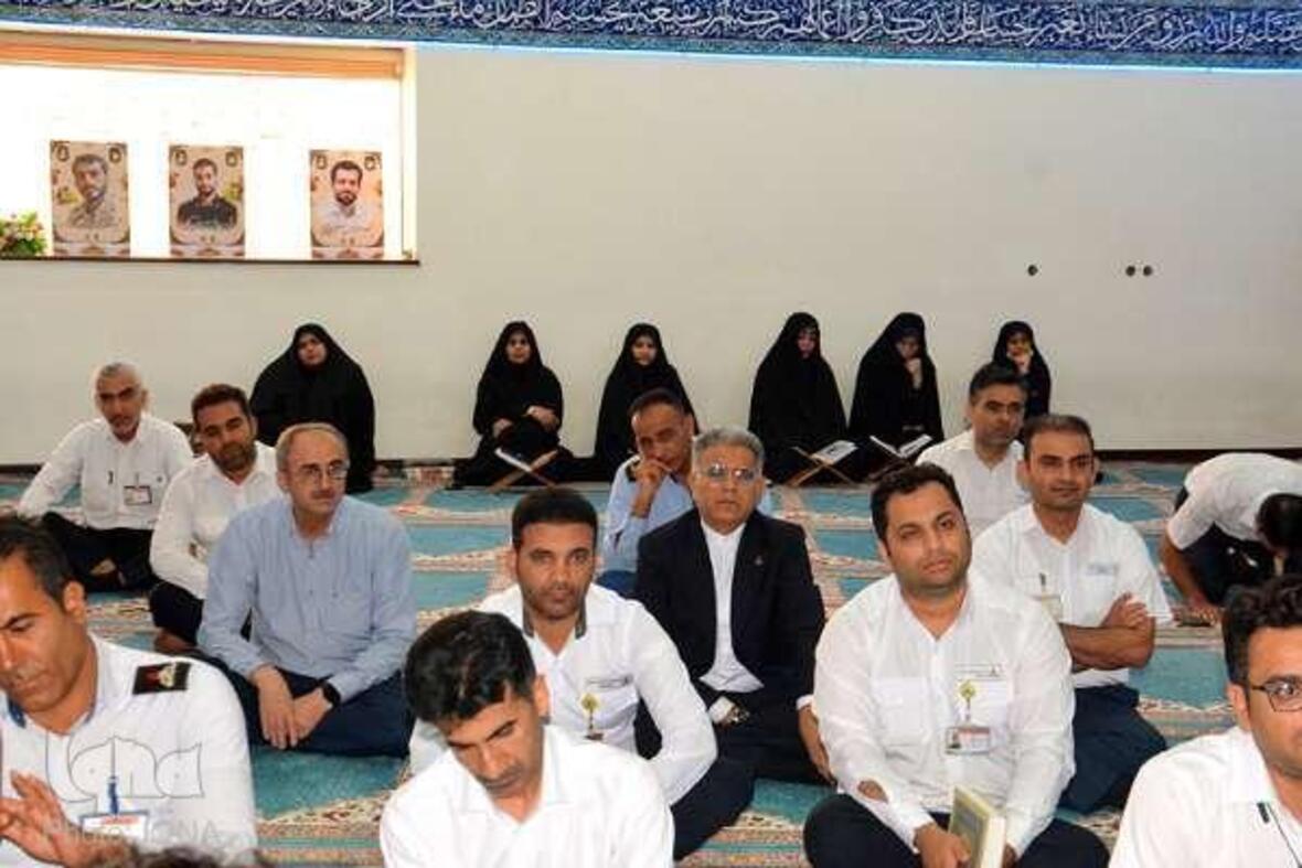 کرسی تلاوت قرآن در مسجد النبی(ص) مجتمع گاز پارس جنوبی استان بوشهر