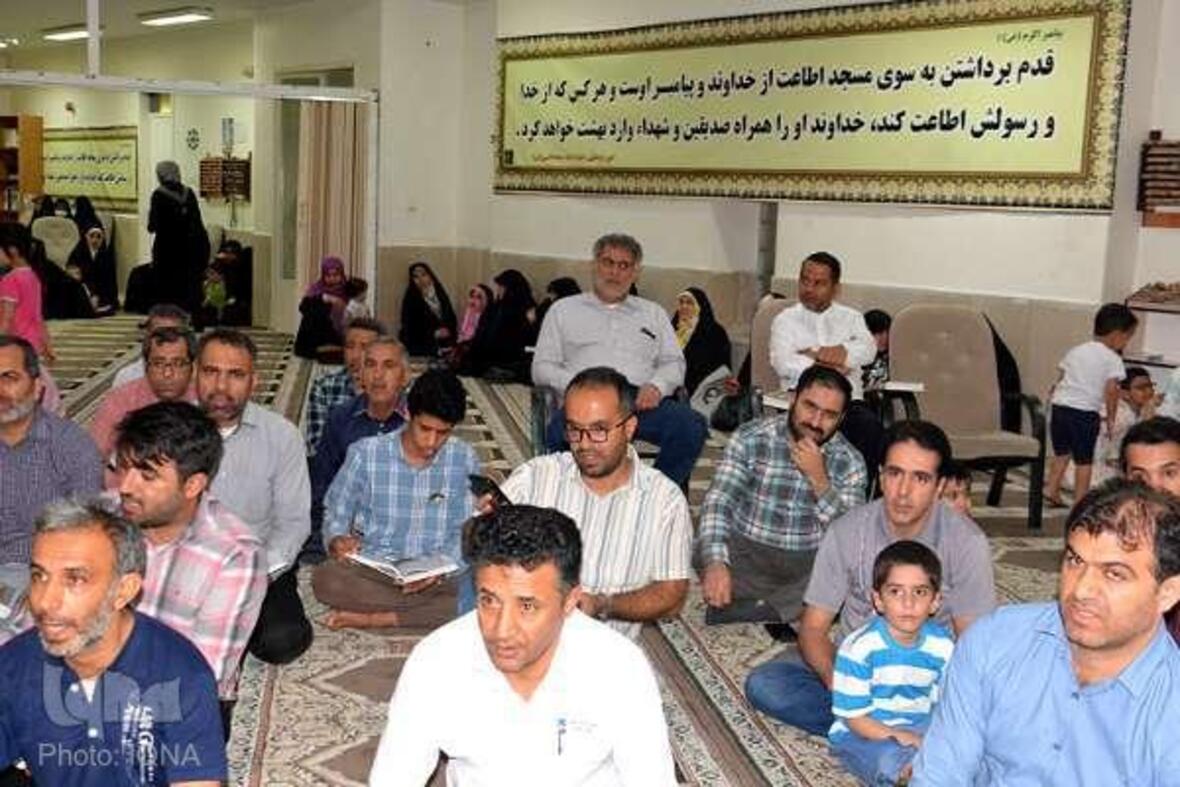 کرسی تلاوت قرآن در مسجد النبی(ص) مجتمع گاز پارس جنوبی استان بوشهر