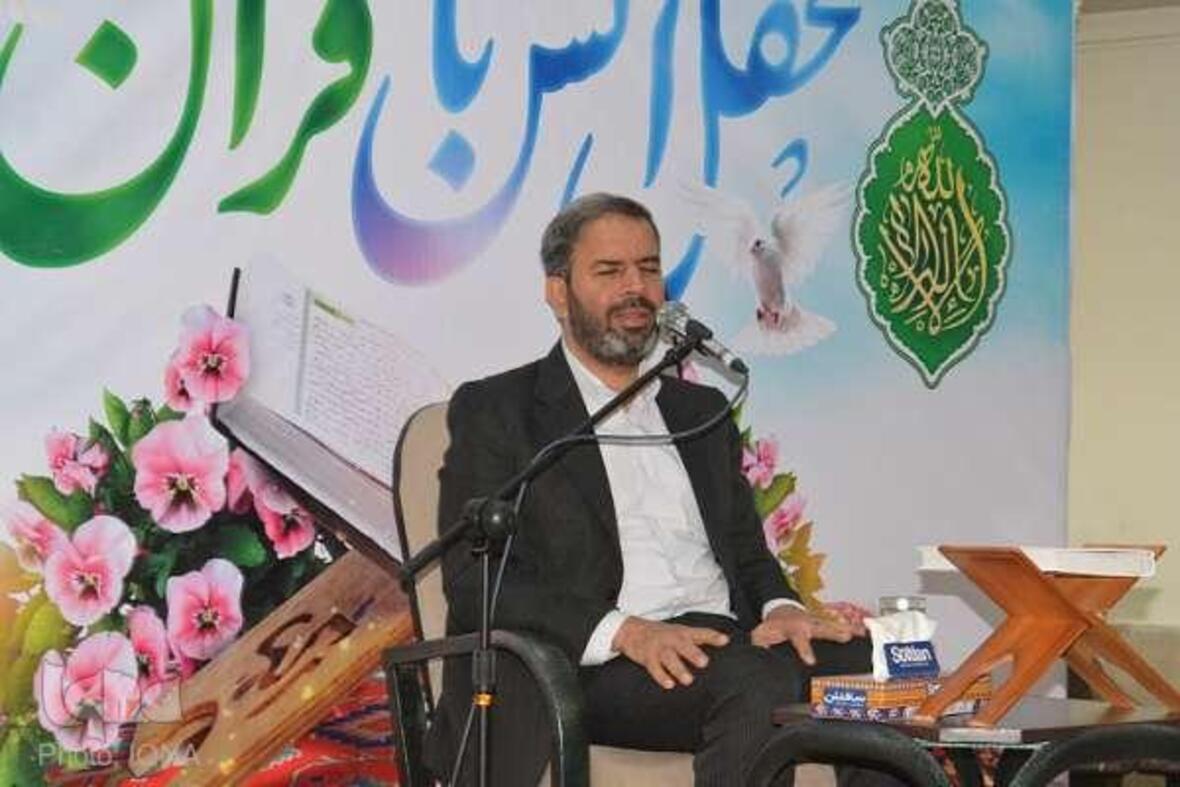 کرسی تلاوت قرآن در مسجد النبی(ص) مجتمع گاز پارس جنوبی استان بوشهر