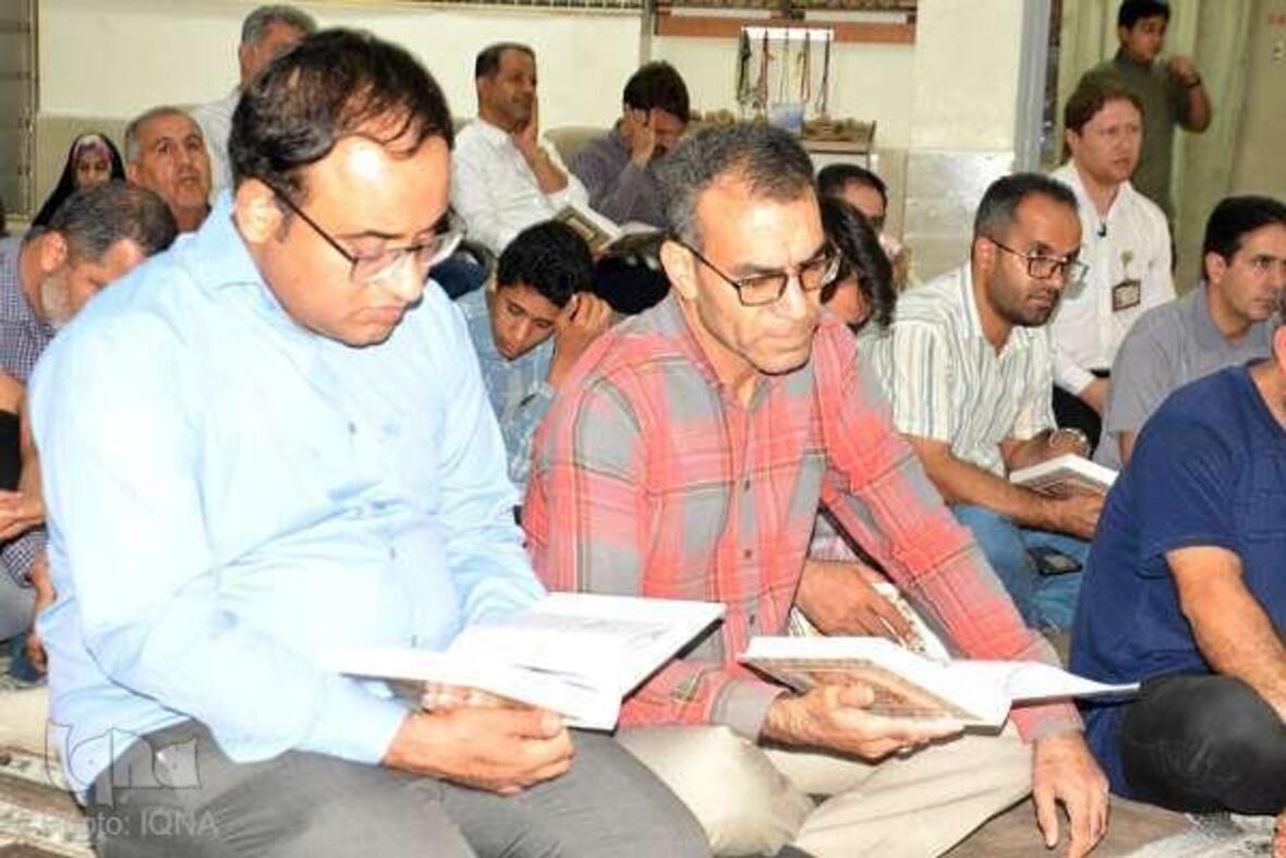 کرسی تلاوت قرآن در مسجد النبی(ص) مجتمع گاز پارس جنوبی استان بوشهر