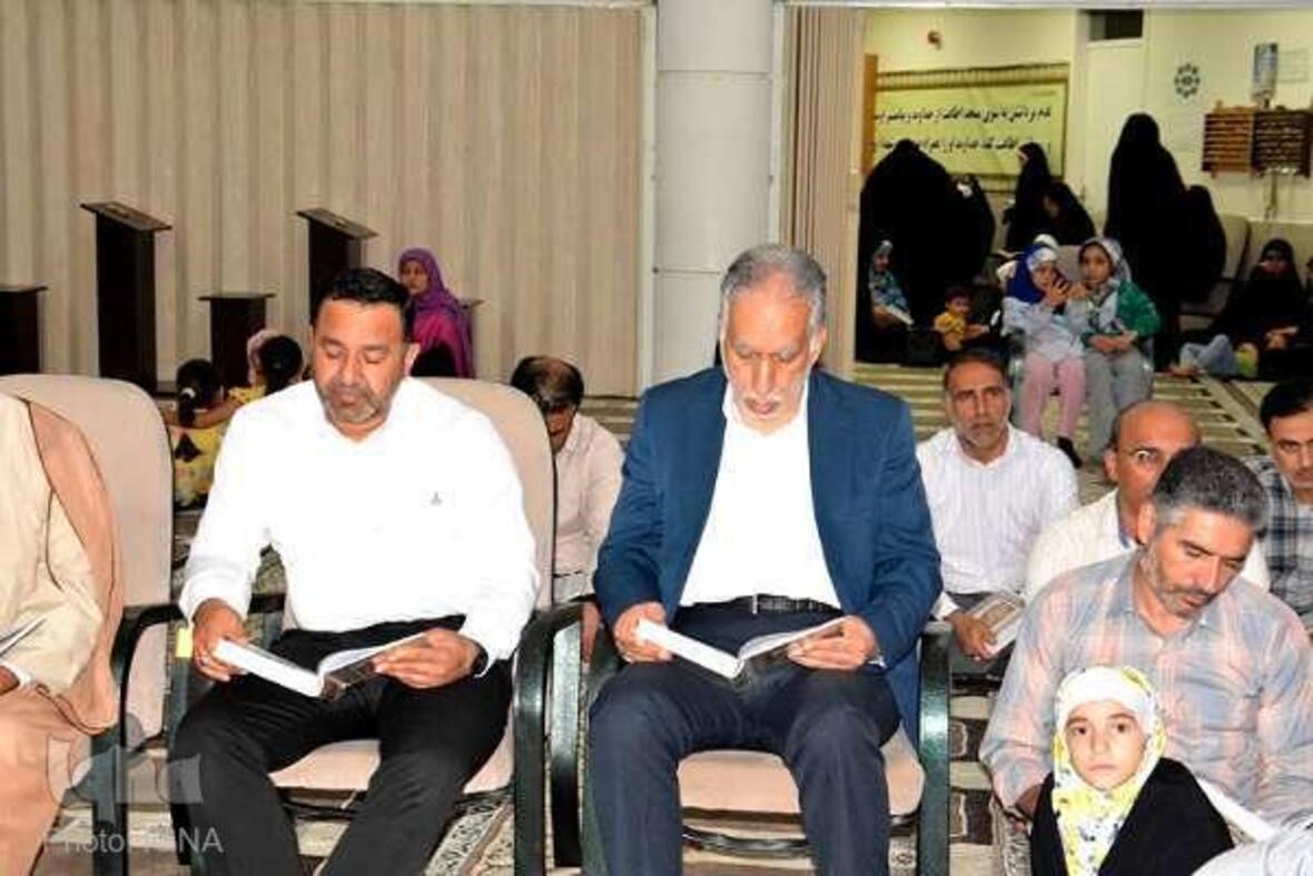 کرسی تلاوت قرآن در مسجد النبی(ص) مجتمع گاز پارس جنوبی استان بوشهر