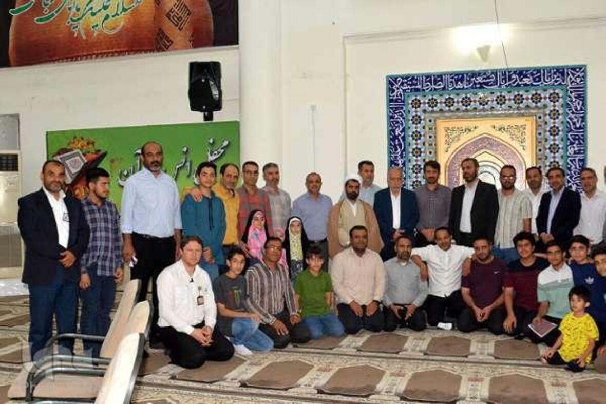 کرسی تلاوت قرآن در مسجد النبی(ص) مجتمع گاز پارس جنوبی استان بوشهر