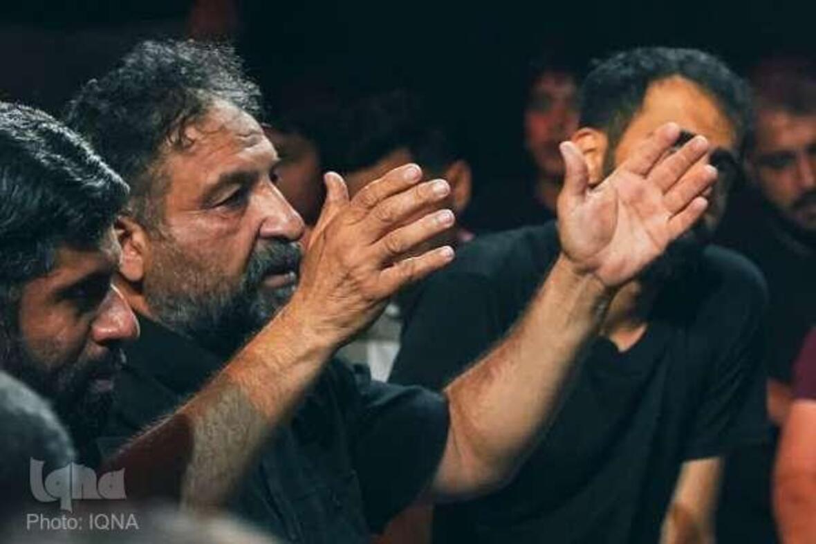 محفل «توسل‌خوانی» امدادگران بسیجی جمعیت هلال‌احمر