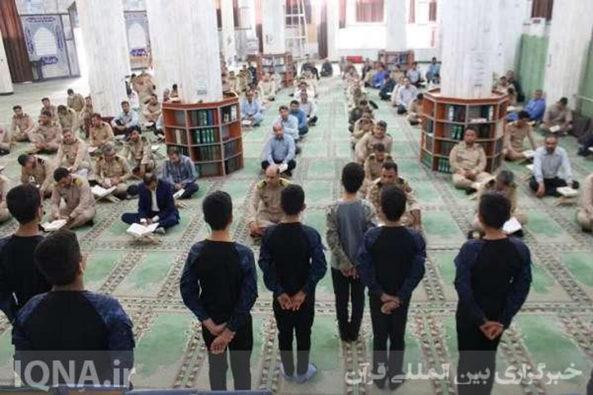 محفل انس و تدبر در قرآن کریم به یاد ۴۸۰۰۰ شهید آجا