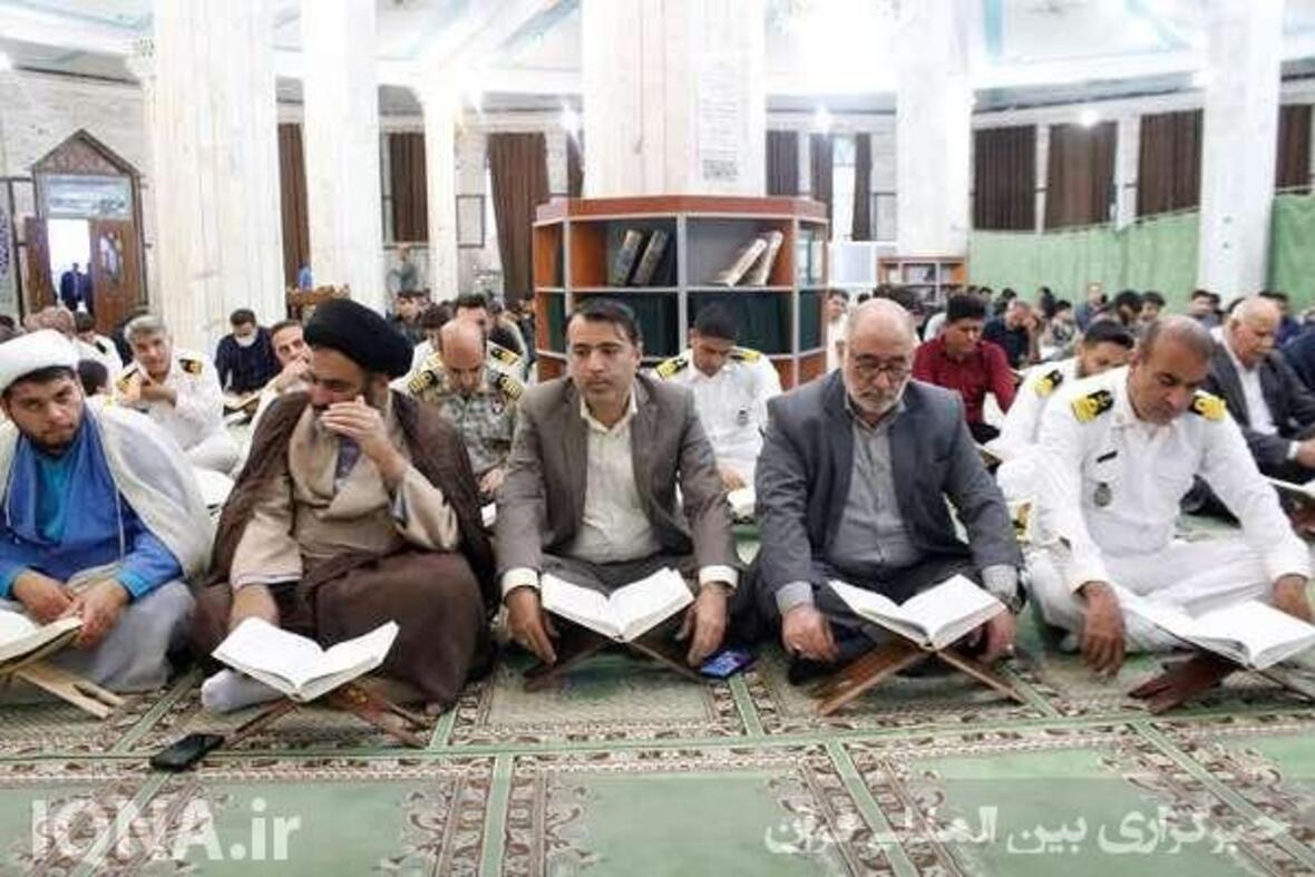 محفل انس و تدبر در قرآن کریم به یاد ۴۸۰۰۰ شهید آجا