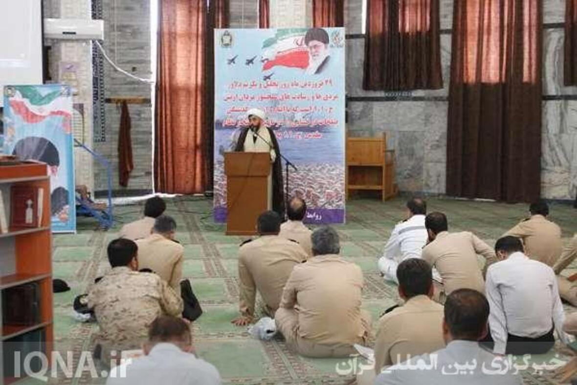 محفل انس و تدبر در قرآن کریم به یاد ۴۸۰۰۰ شهید آجا