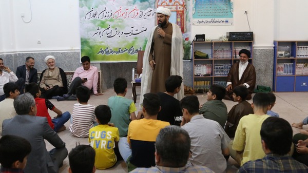 تجلیل از دختران و پسران فعال در فرهنگ دینی